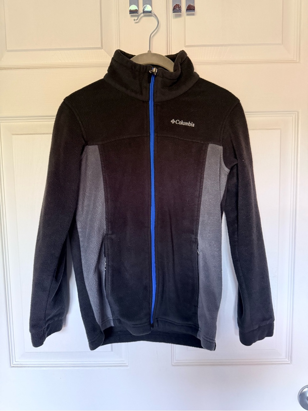 Columbia Youth Boy’s Black & Gray Fleece Jacket with Blue Zip Size Medium